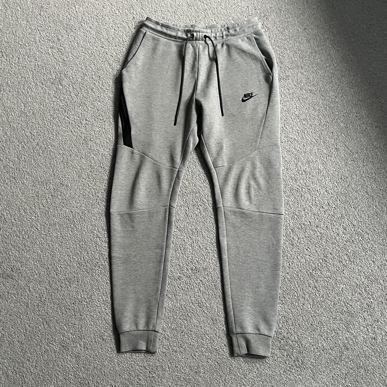 Nike Men's Grey and Black Joggerstracksuits Depop