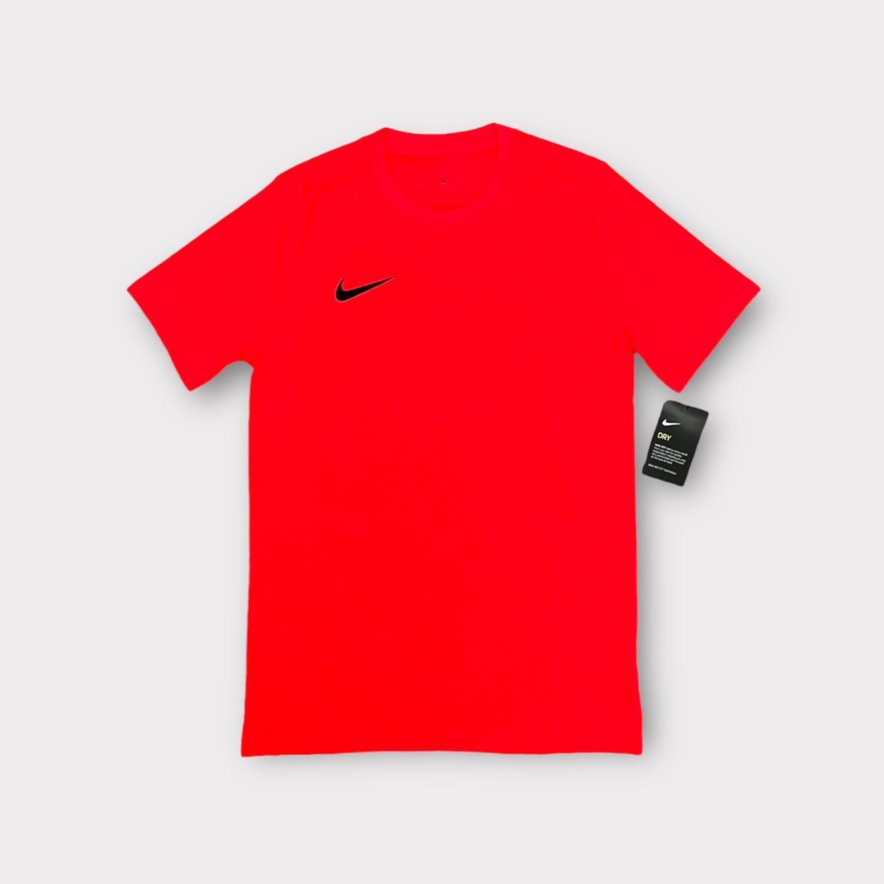 Bright crimson best sale nike shirts