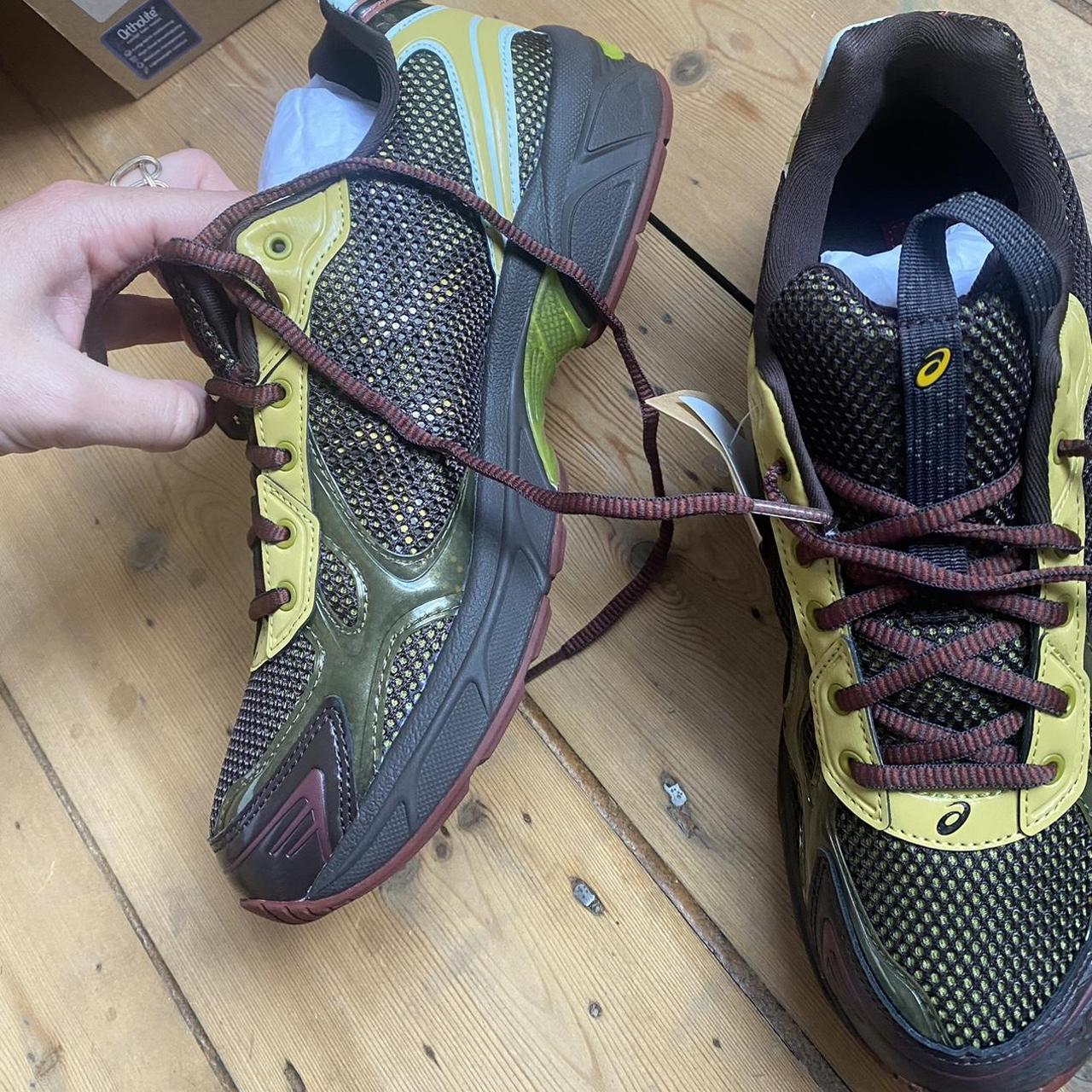 asics khaki trainers