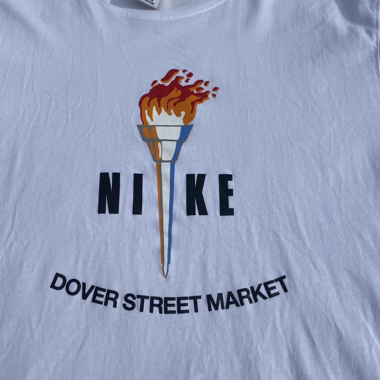 Dover Street Market Men's White and Red T-shirt (2)