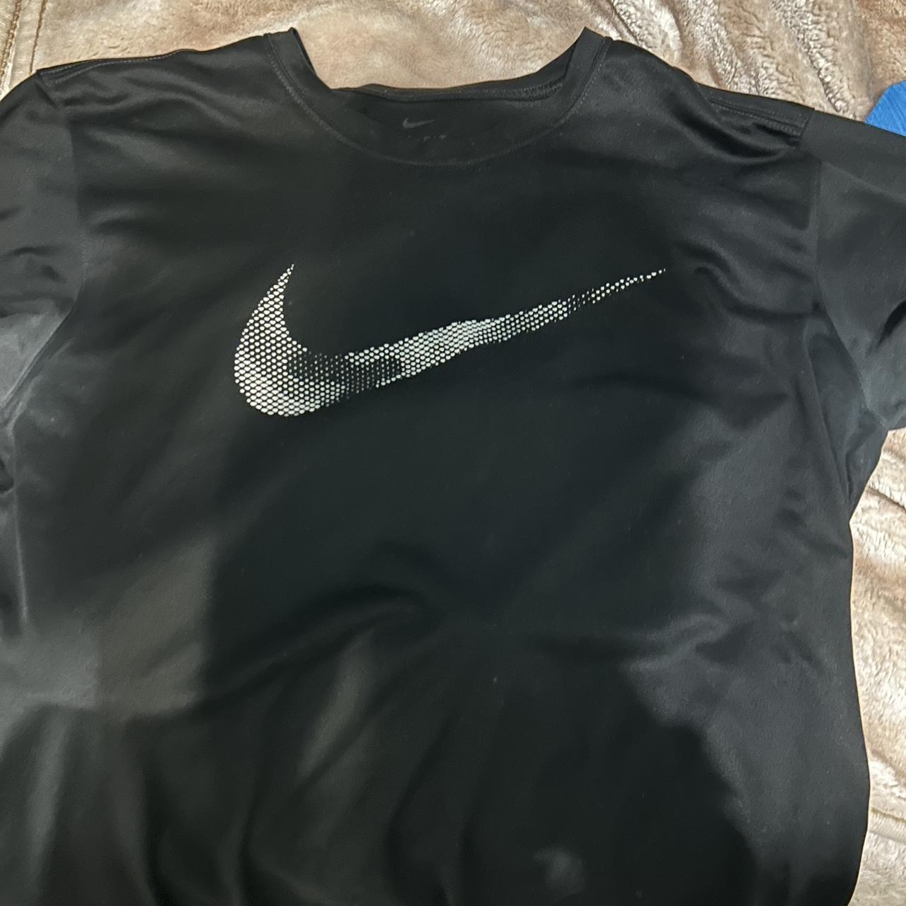 Nike Men's Black T-shirt | Depop