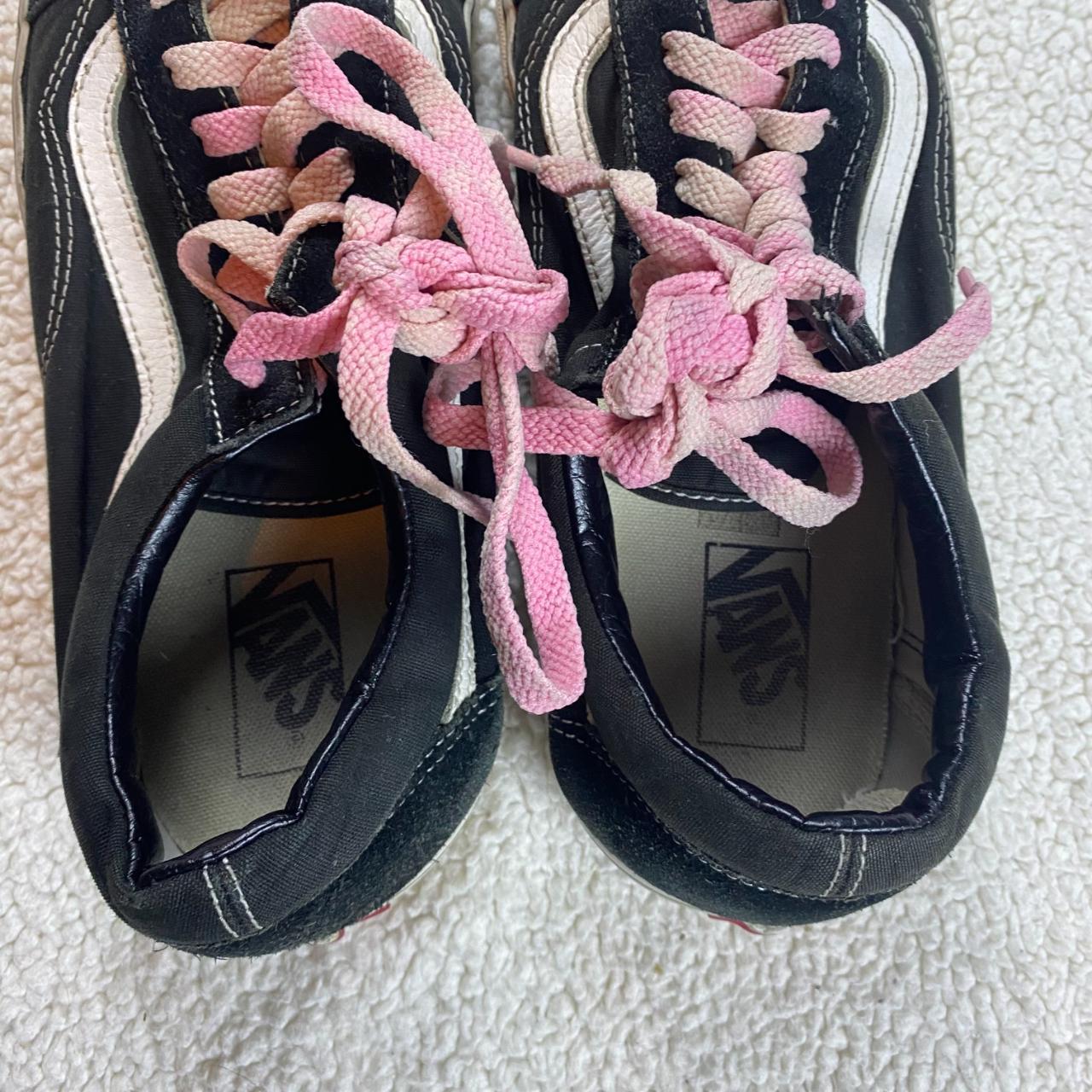 Black vans clearance pink stripe