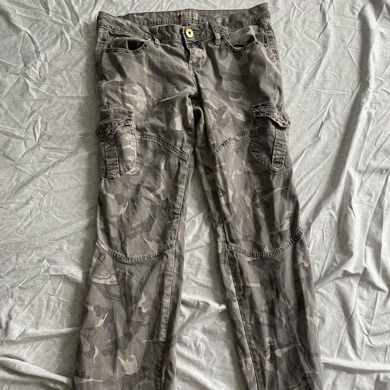 Vintage y2k LEI grey camo pants! There is some... - Depop