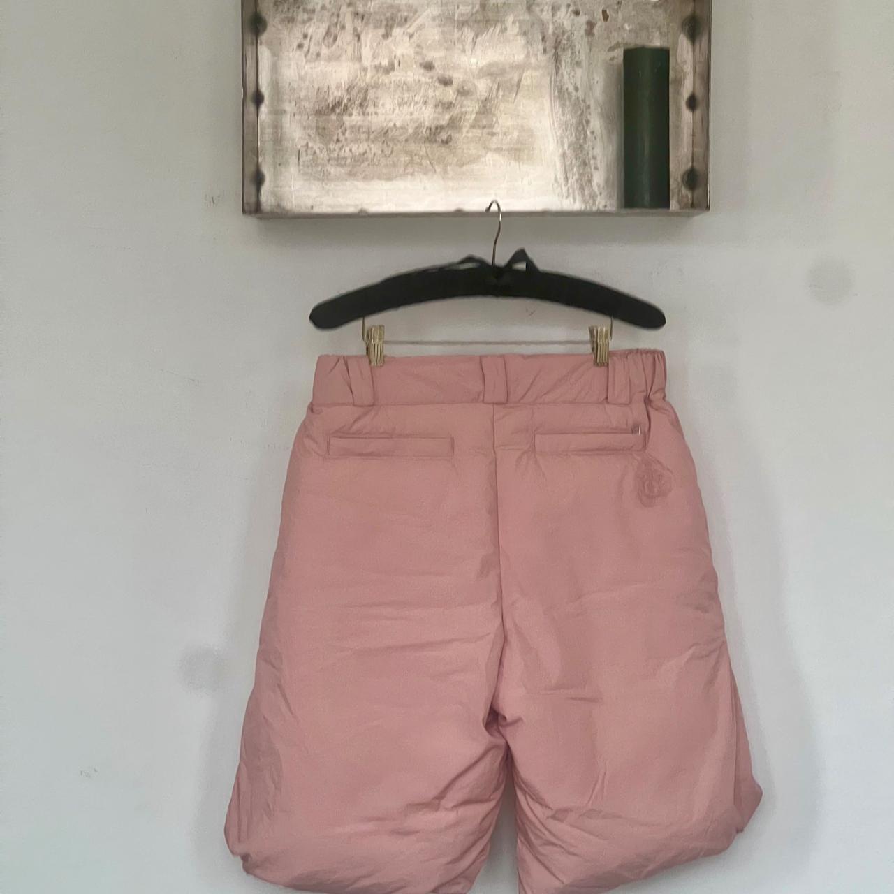 パンツ MONCLER Women Shorts  Burmudas J20982G00002549SU 51L PINK 19603597_43792328_1000.jpg