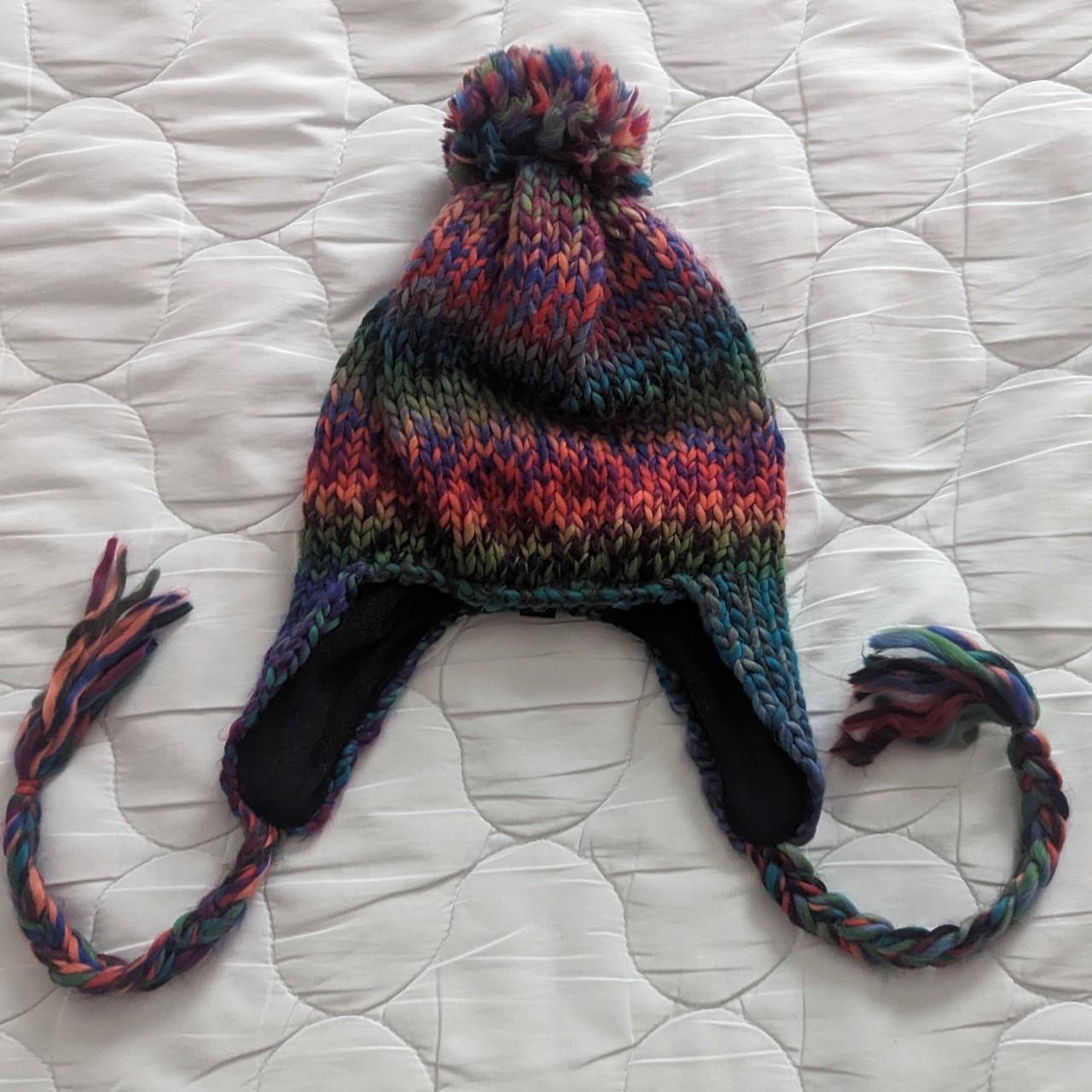 ♡ winter pom-pom hat ♡ i got it a few years ago Depop