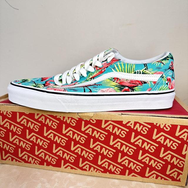 Turquoise hotsell flamingo vans