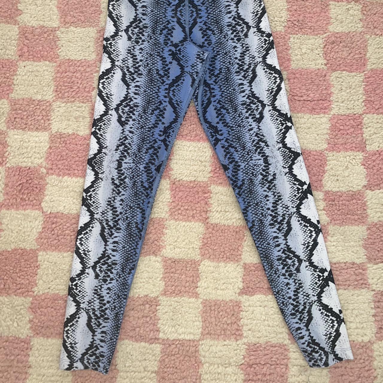 Cute stretchy blue snakeskin print athletic