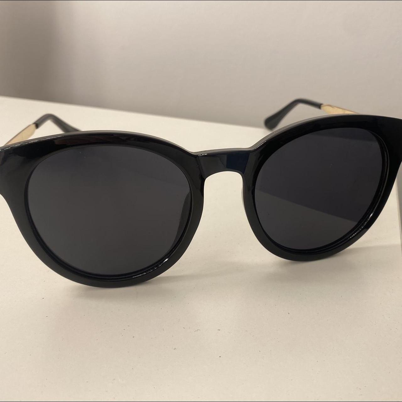 Black and gold SHEIN sunglasses 🕶️ - Depop