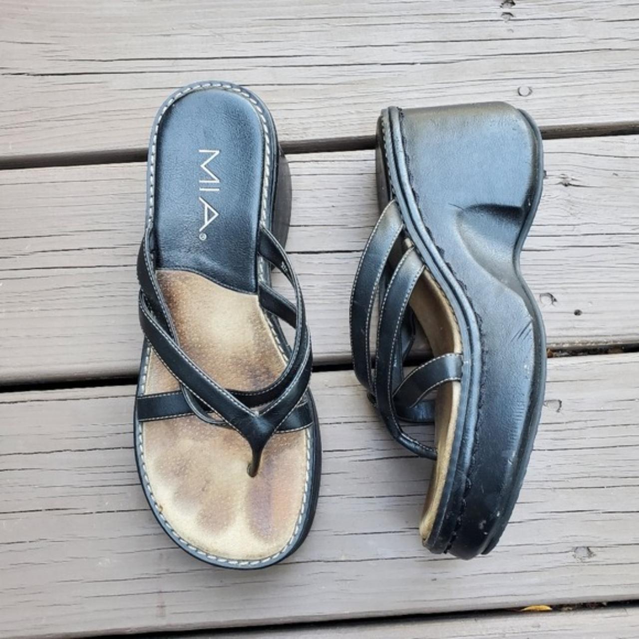 Mia black sale sandals