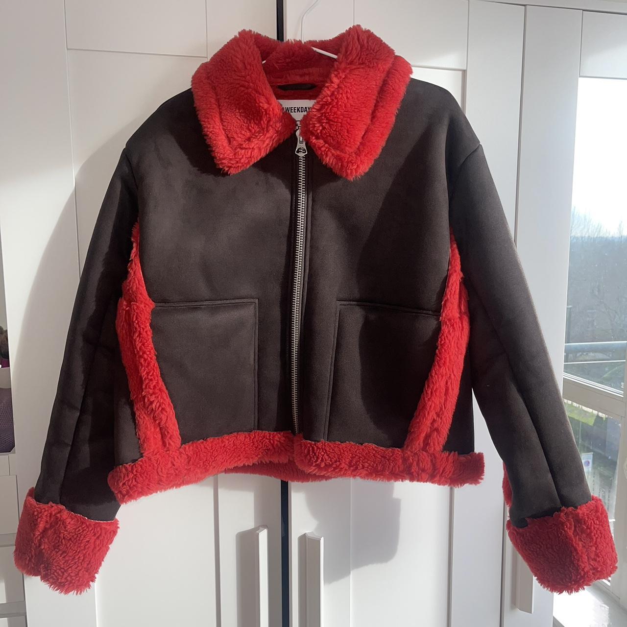 Weekday Enzo Shearling Jacket , Colour: Brown/red...