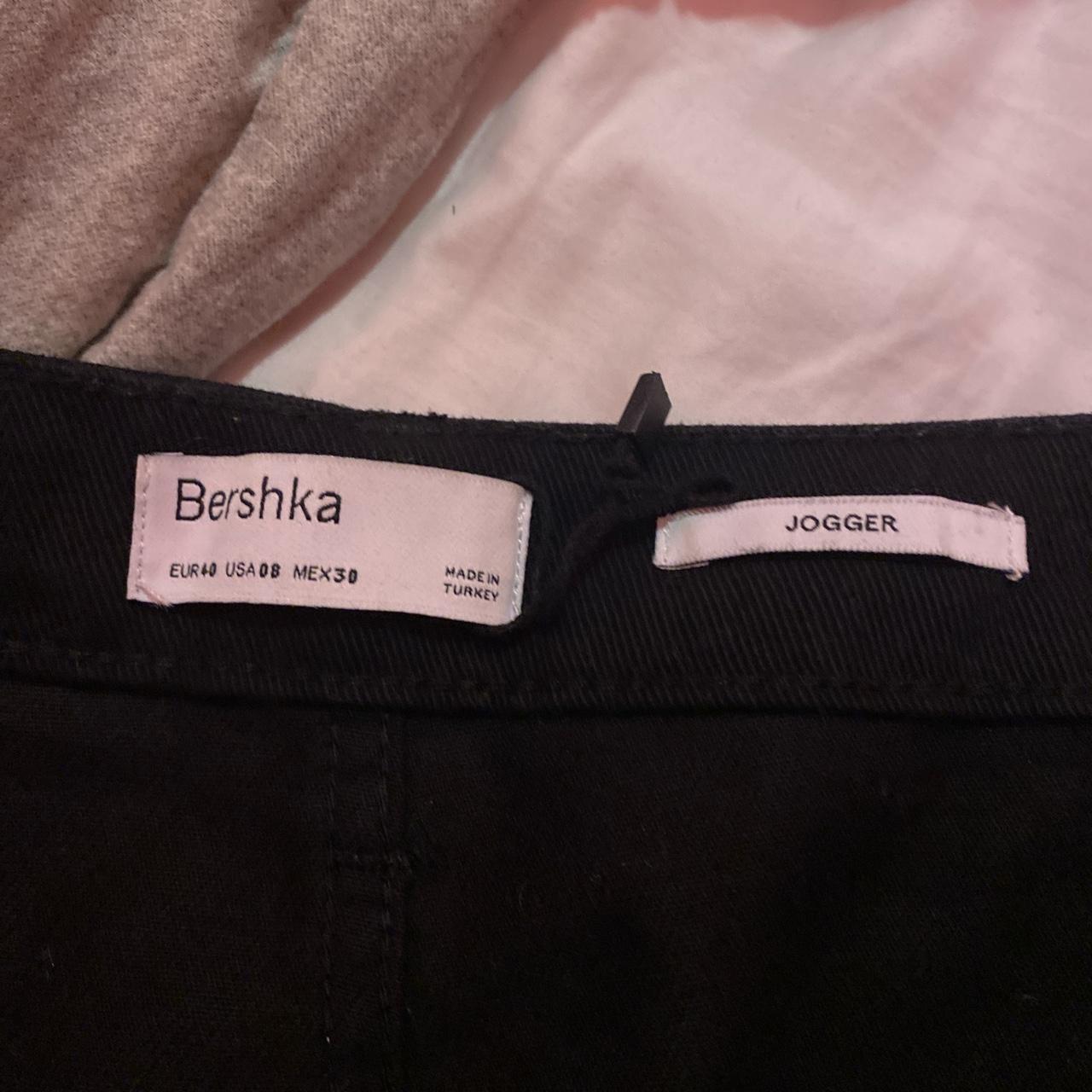 Black cargo joggers from bershka! Quite big. - Depop