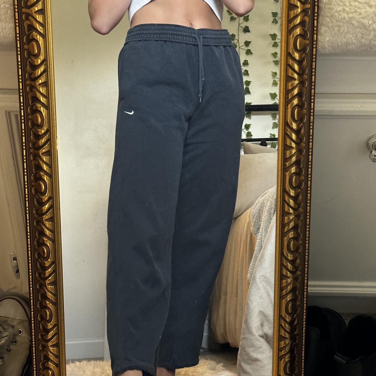 Nike Women's Navy Joggerstracksuits Depop