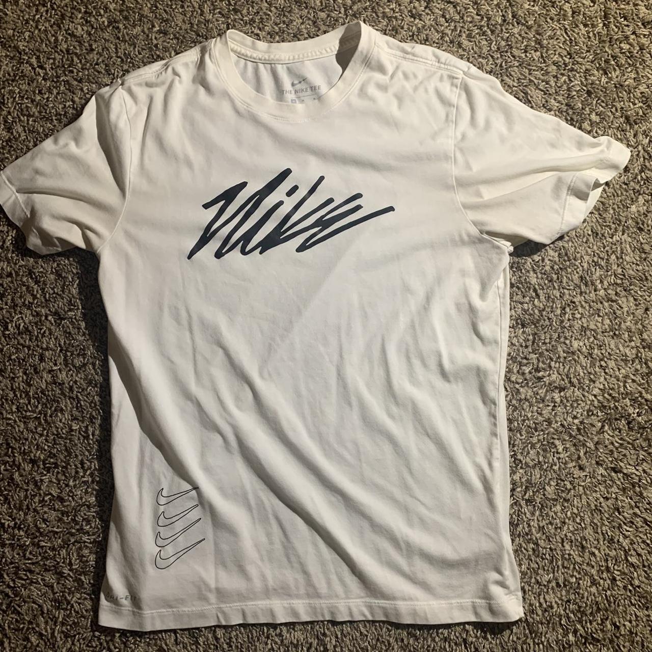 Nike Men's White and Black T-shirt | Depop