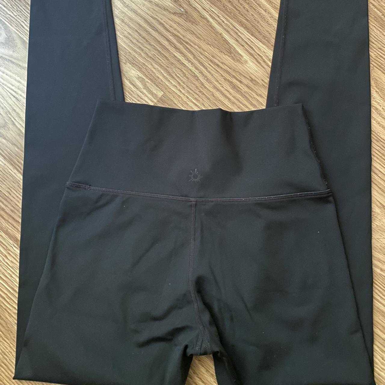 aerie black leggings sit right above the ankles and... - Depop