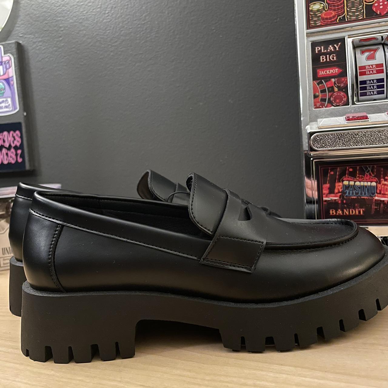 Brand New Steve Madden loafers in a women’s 7.5.... - Depop