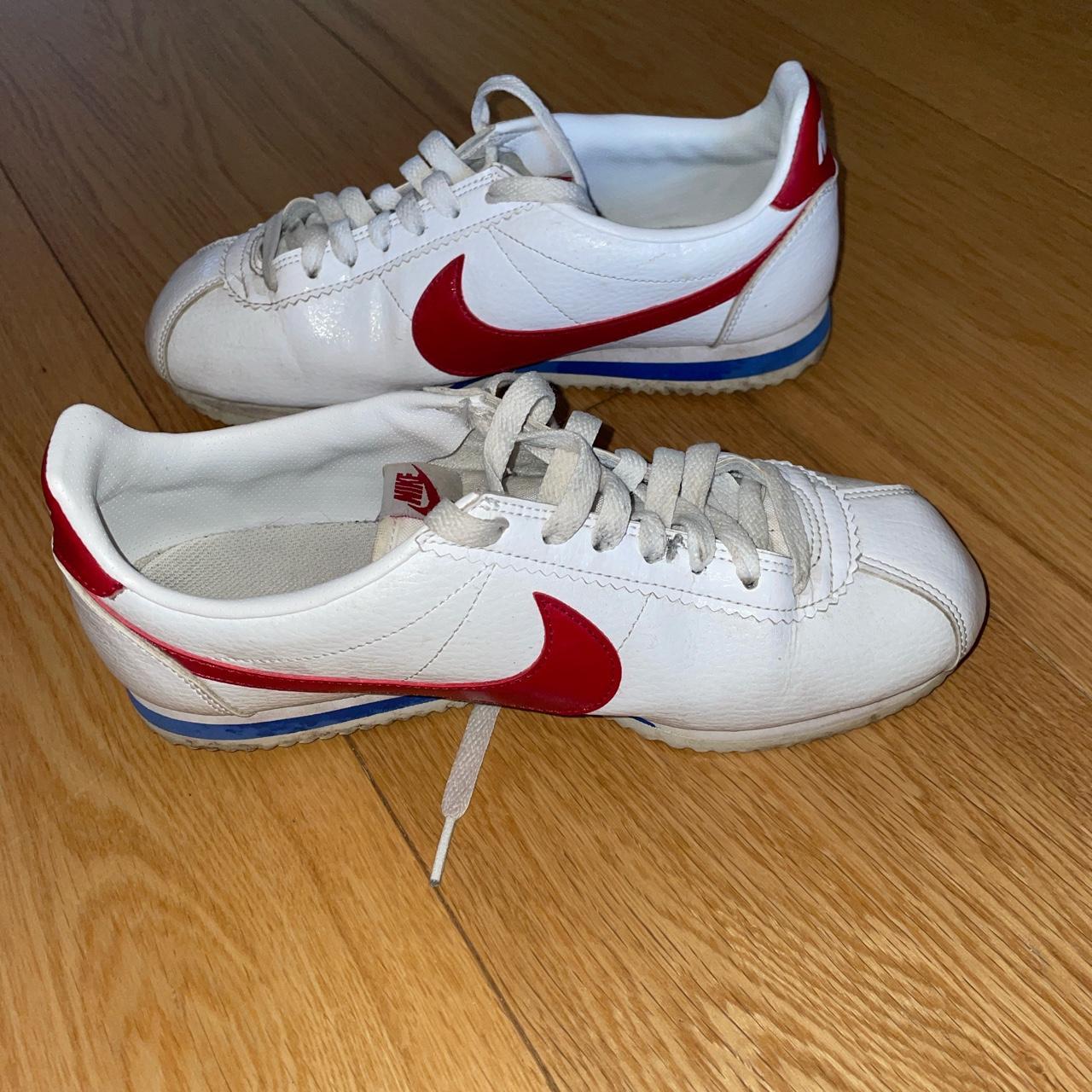 Nike cortez white red hot sale swoosh