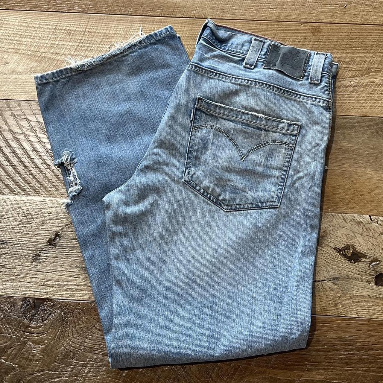 Levi's Men's Blue and Navy Jeans | Depop