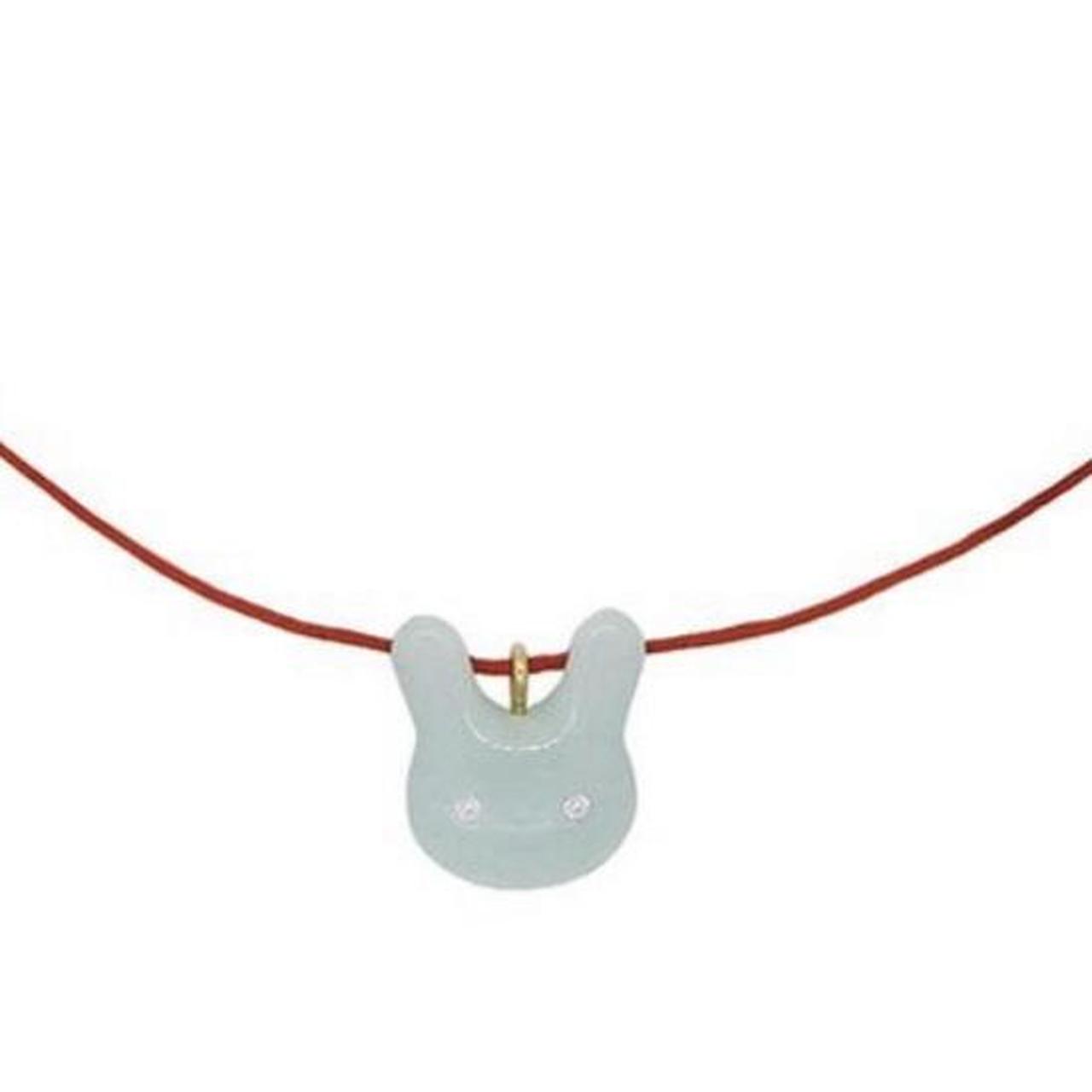 Swapping the chain on the Sandy Liang lunar new year Jade Bunny neckla