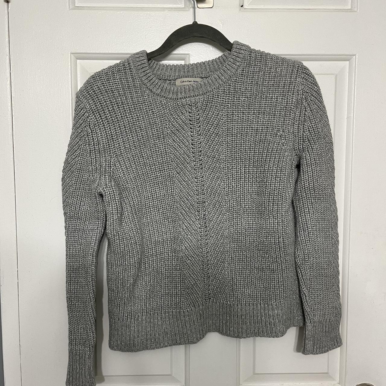 Calvin Klein XS grey knit sweater Price 20 Depop