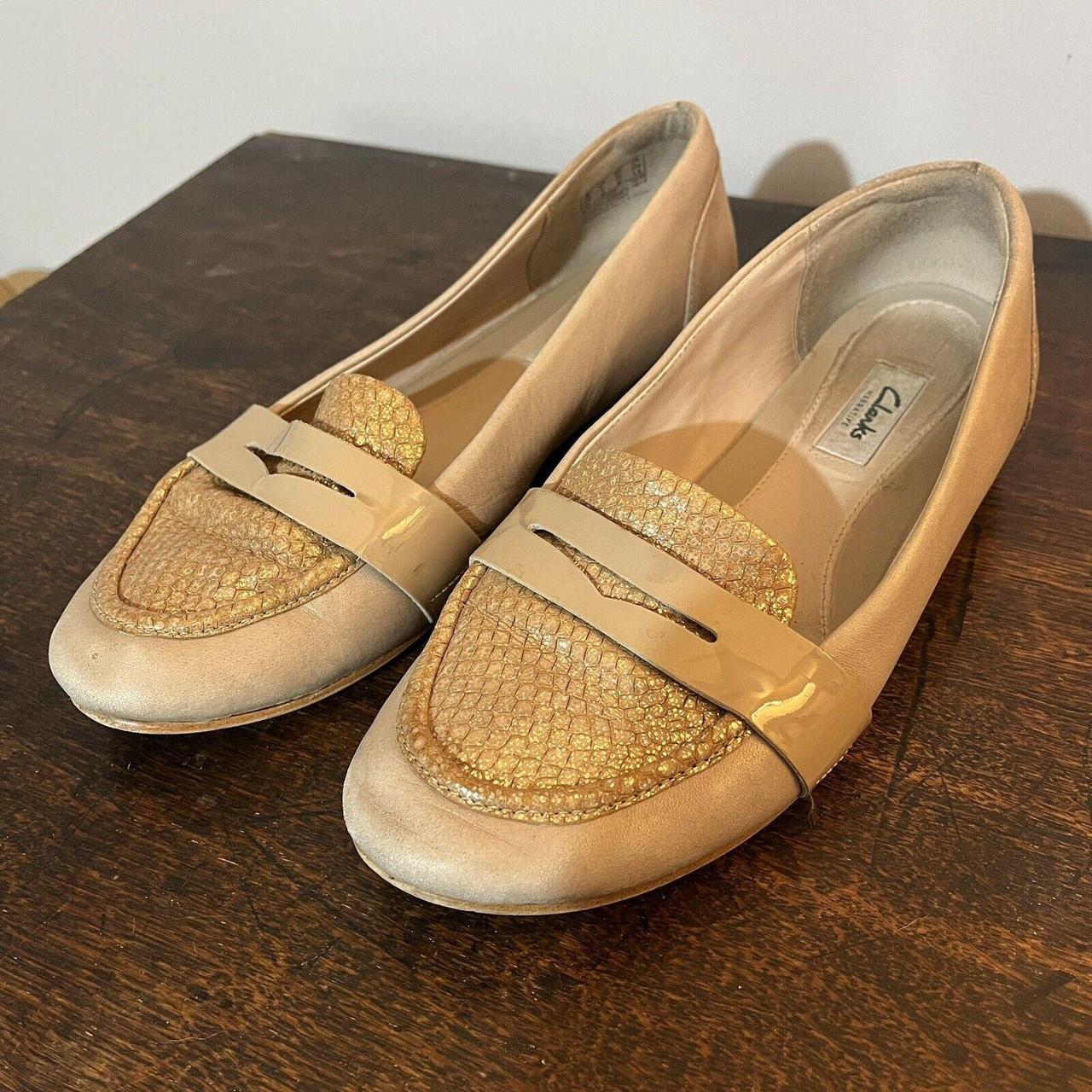 clarks pumps nude
