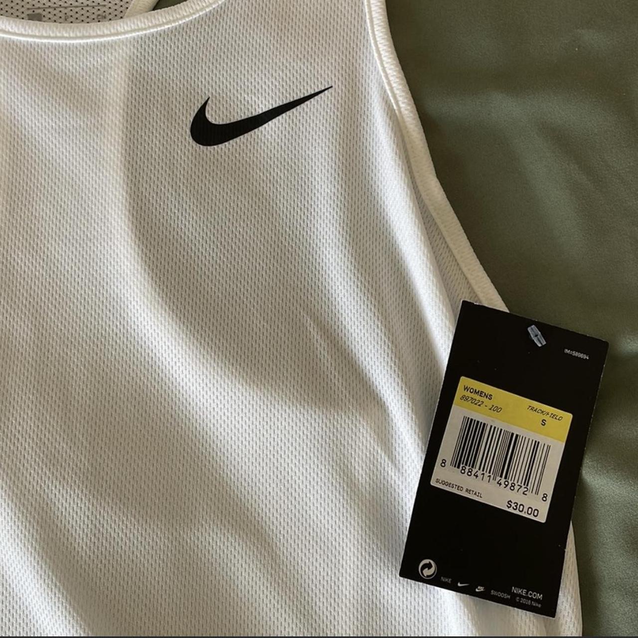 nike 897022