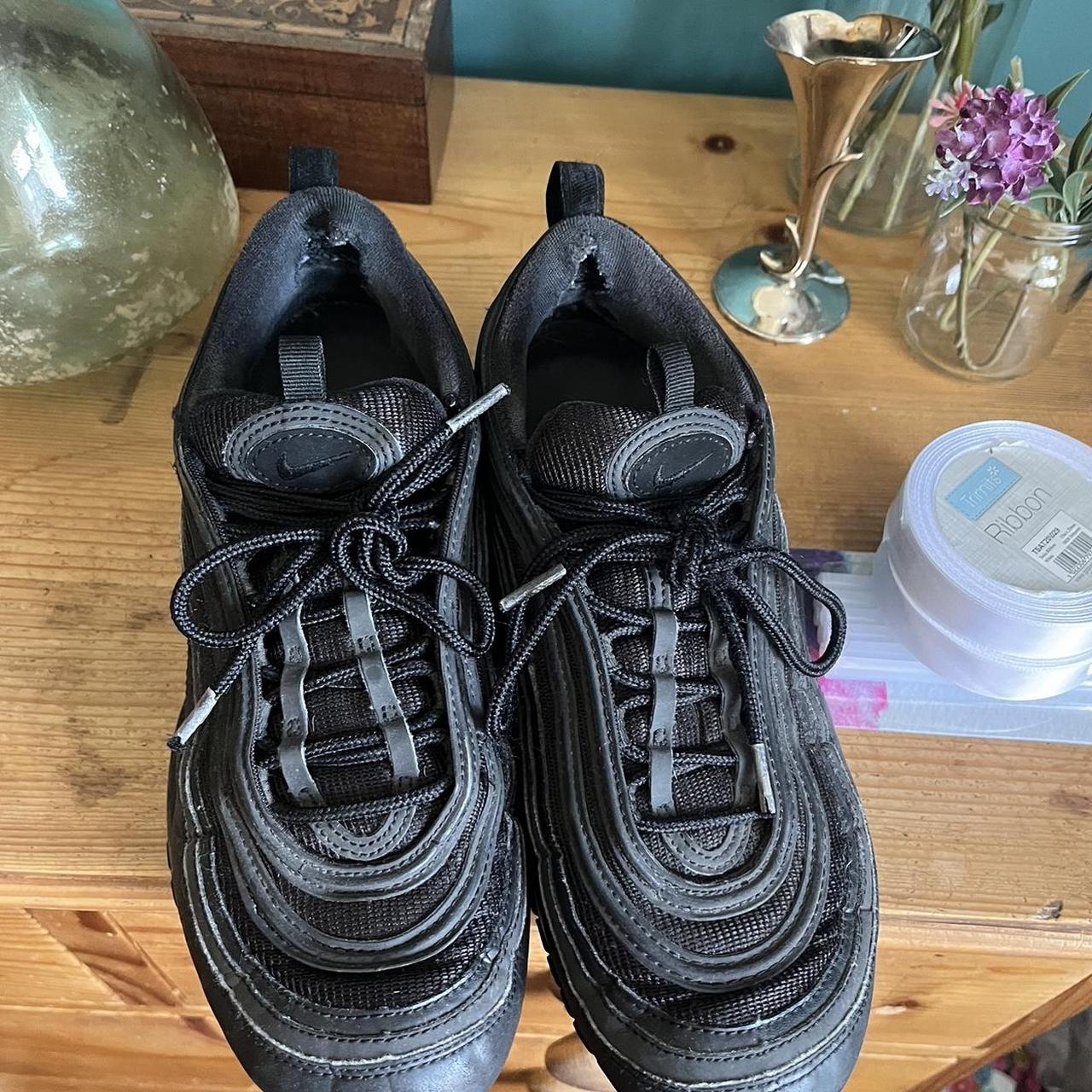 mens black nike gym trainers