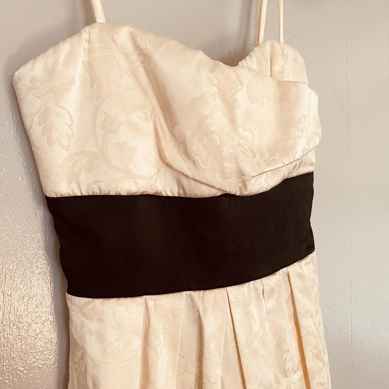 Beautiful Y2K speechless dress. Off white color with - Depop
