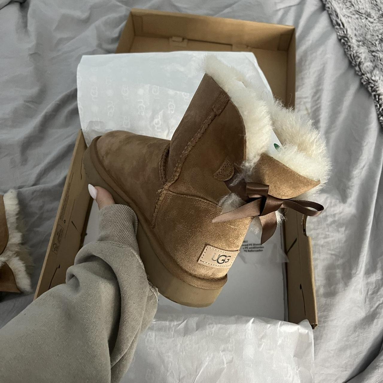 Ugg bailey store bow size 7