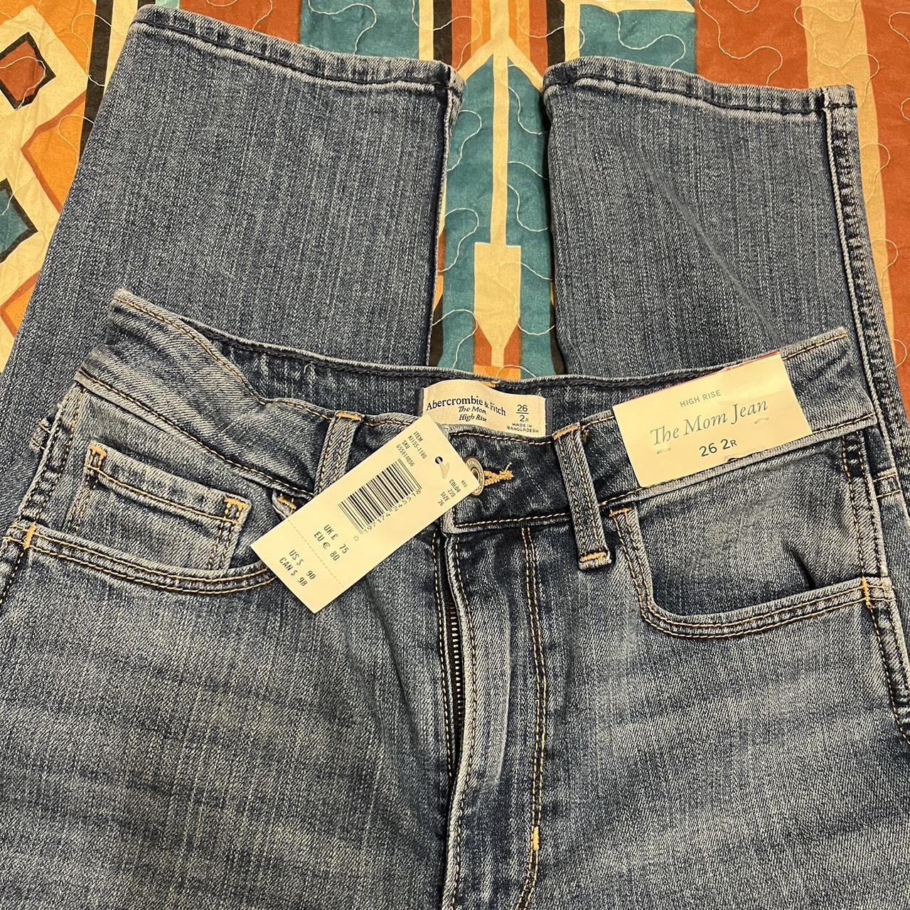Abercrombie Jeans Price ABERCROMBIE FITCH HIGH RISE THE MOM JEAN, SIZE