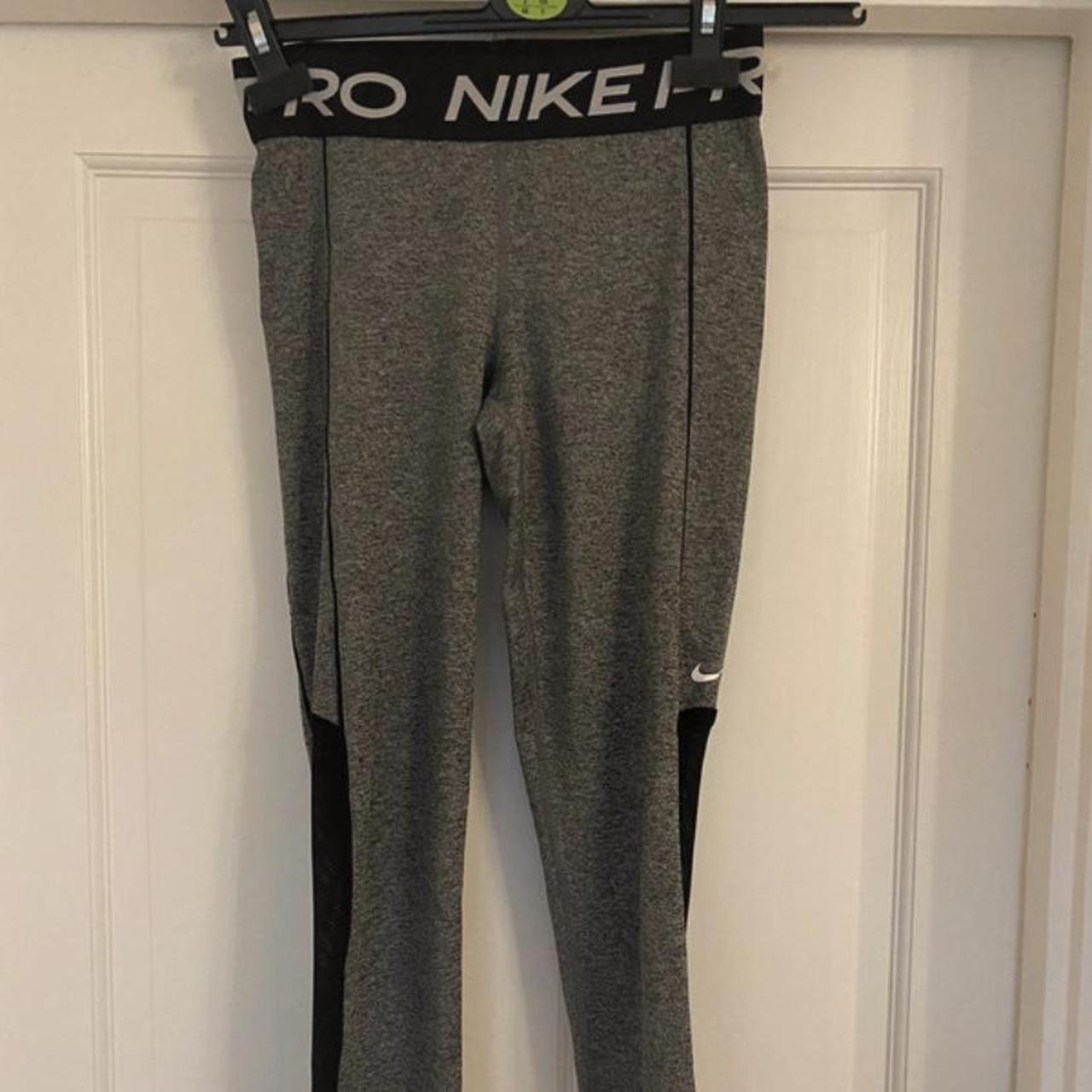 Nike Women's Black and Grey Leggings Depop