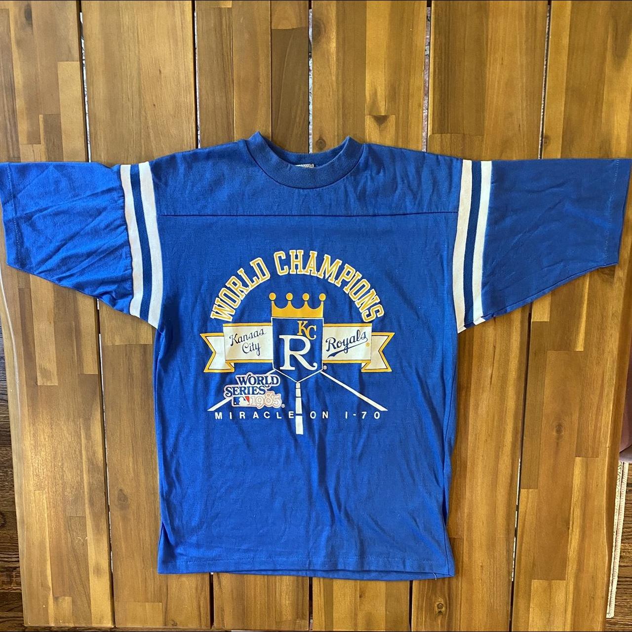 A1 VTG KANSAS CITY ROYALS SHIRT RAGLAN 1985 WORLD - Depop