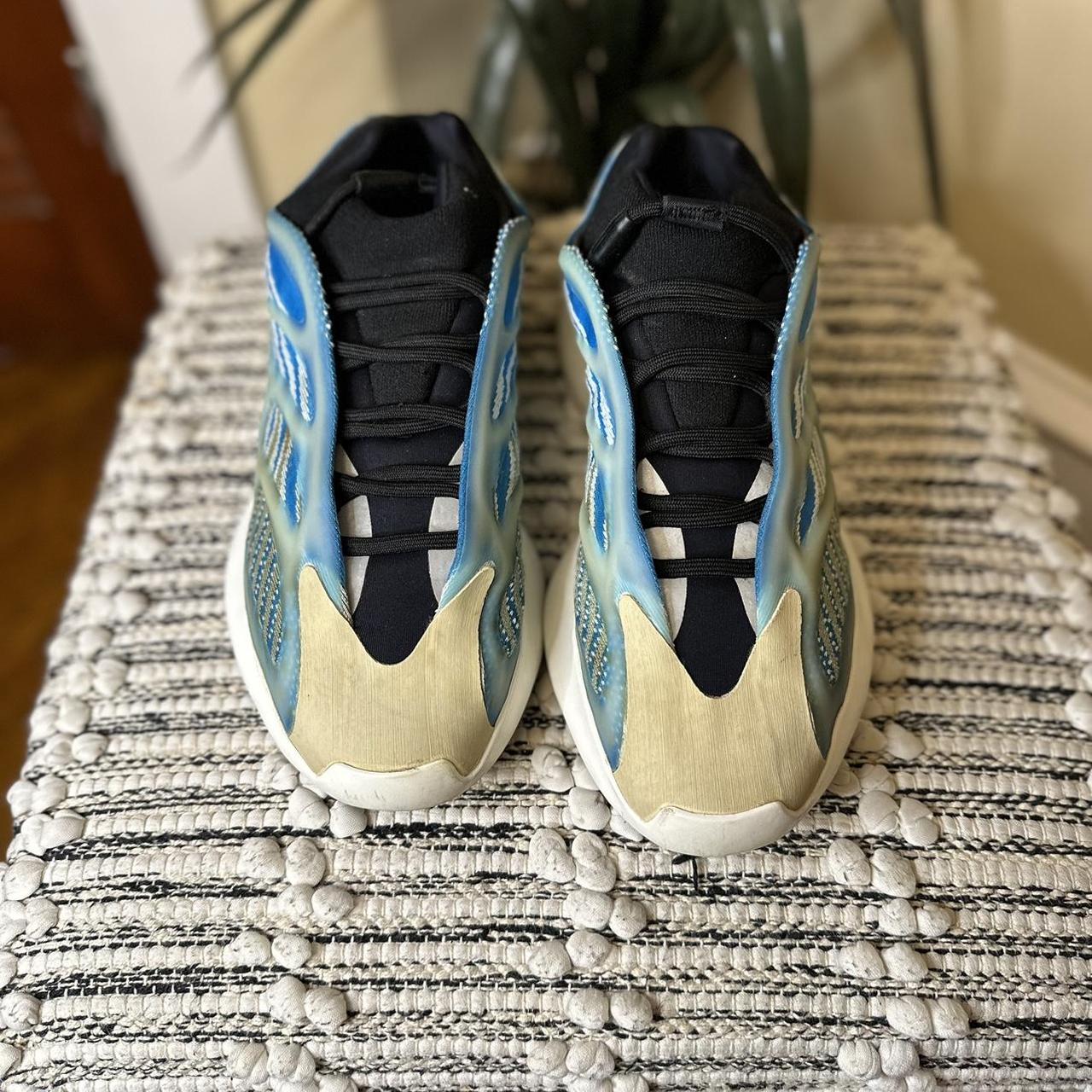 2020 Men s Blue Yeezy 700 V3 Arzareth Preowned