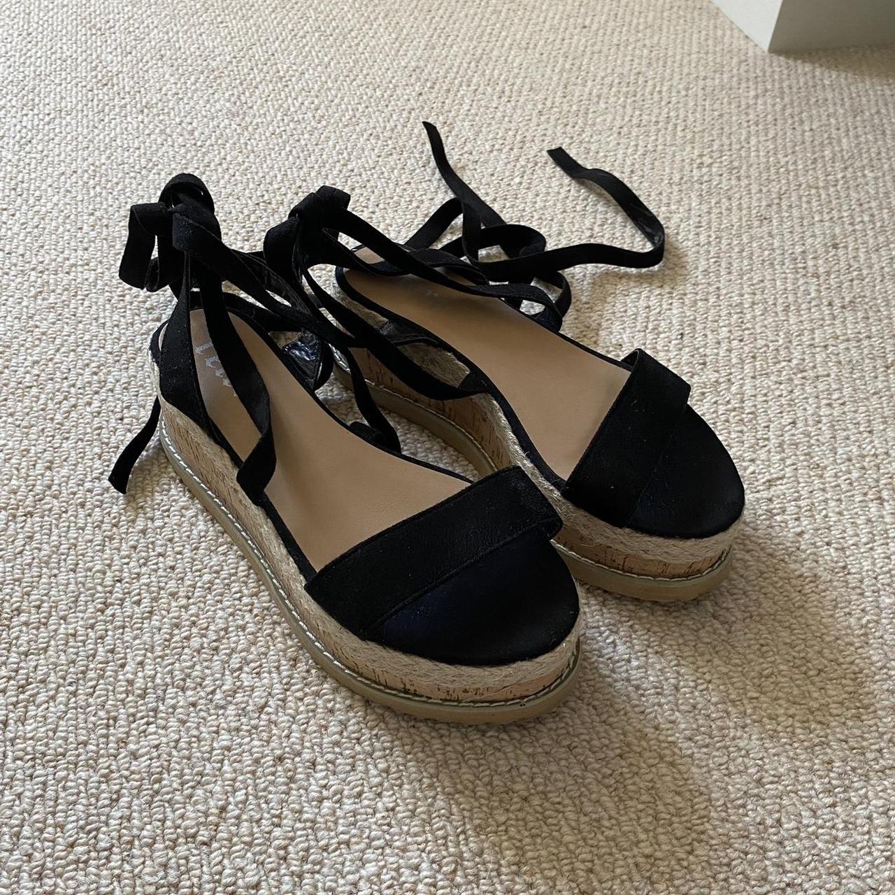 flatform tie sandals