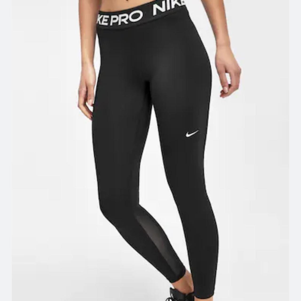 Nike Women's Black and White Leggings | Depop