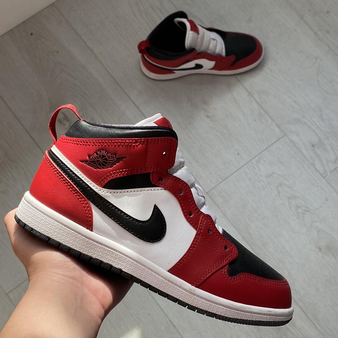 Nike Women's Red and Black Trainers | Depop