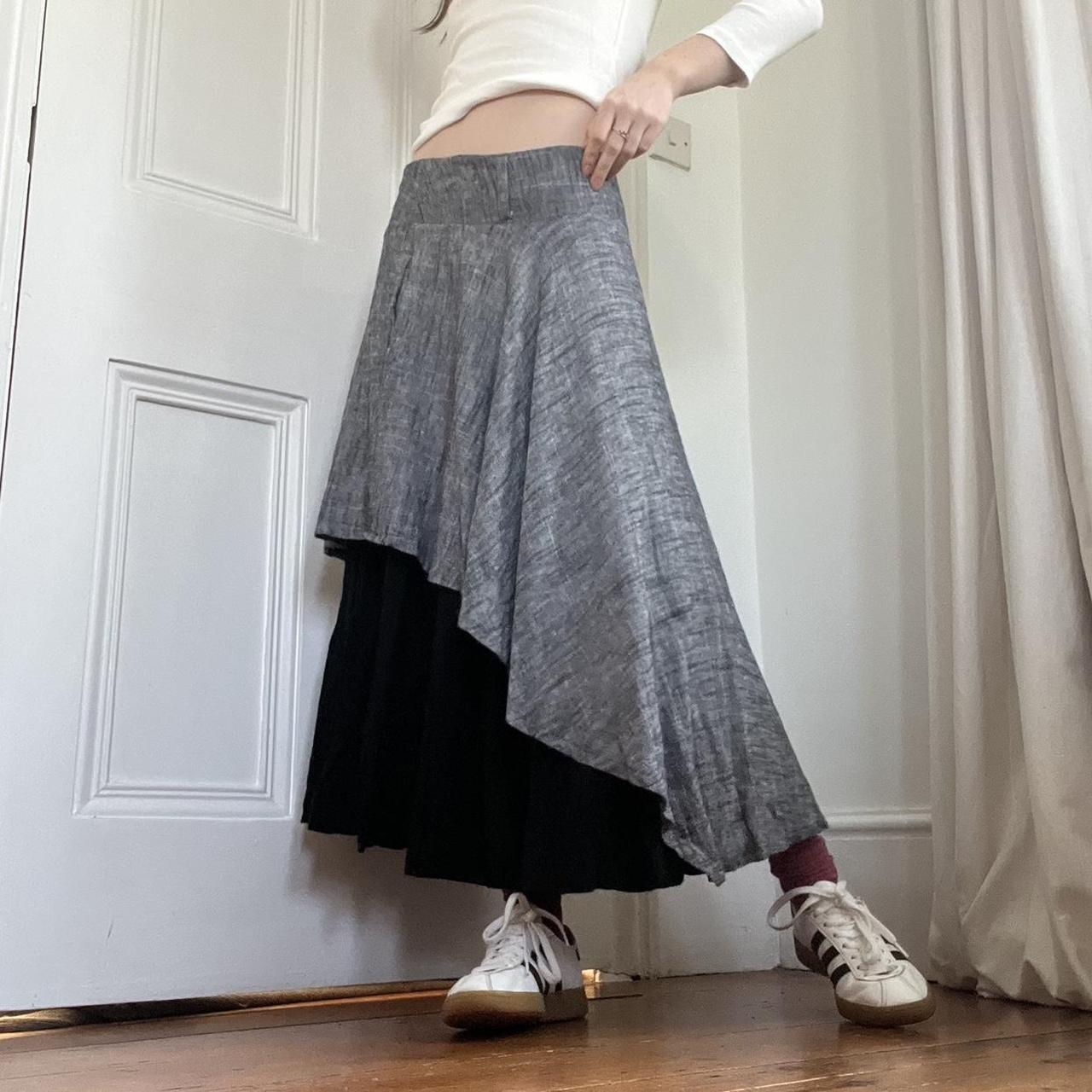 Women's Black and Grey Skirt Depop