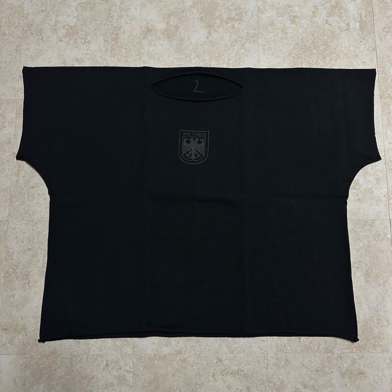 Yeezy Vultures Box T-shirt Size 2 Kanye West, 29”