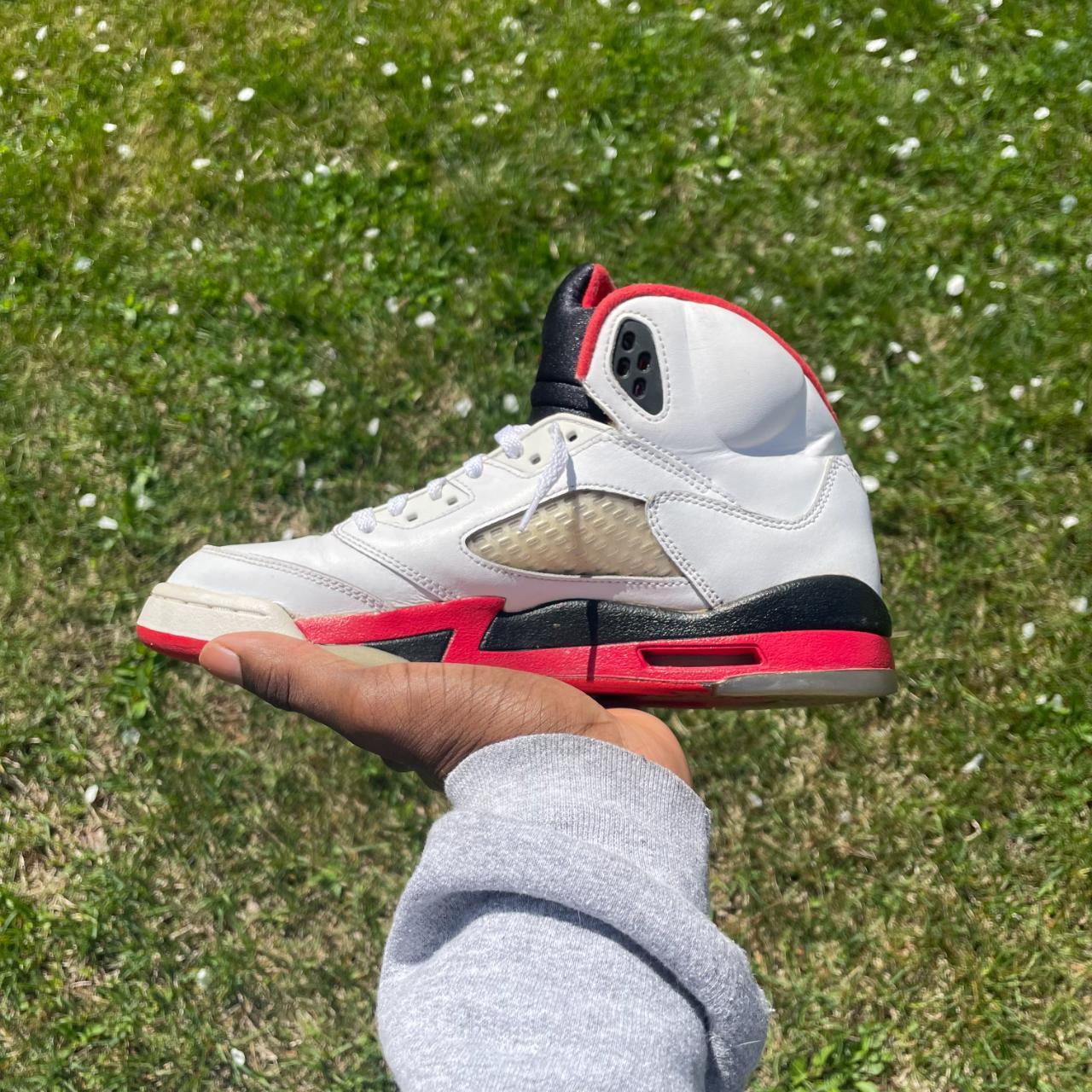 michael jordan red and white shoes