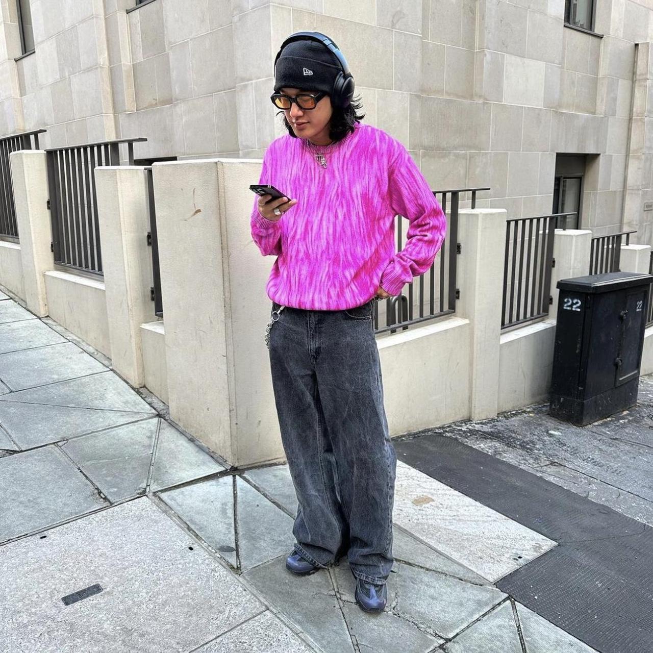 Stüssy pink jumper Size M - Depop