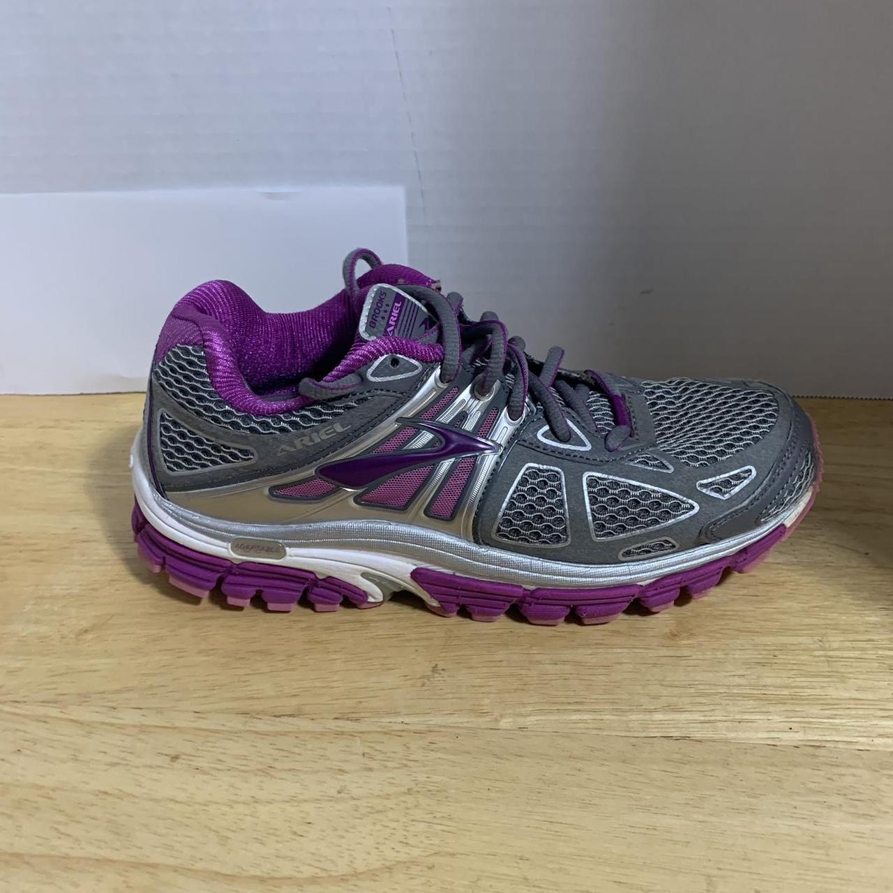 Brooks mogo trainers hotsell