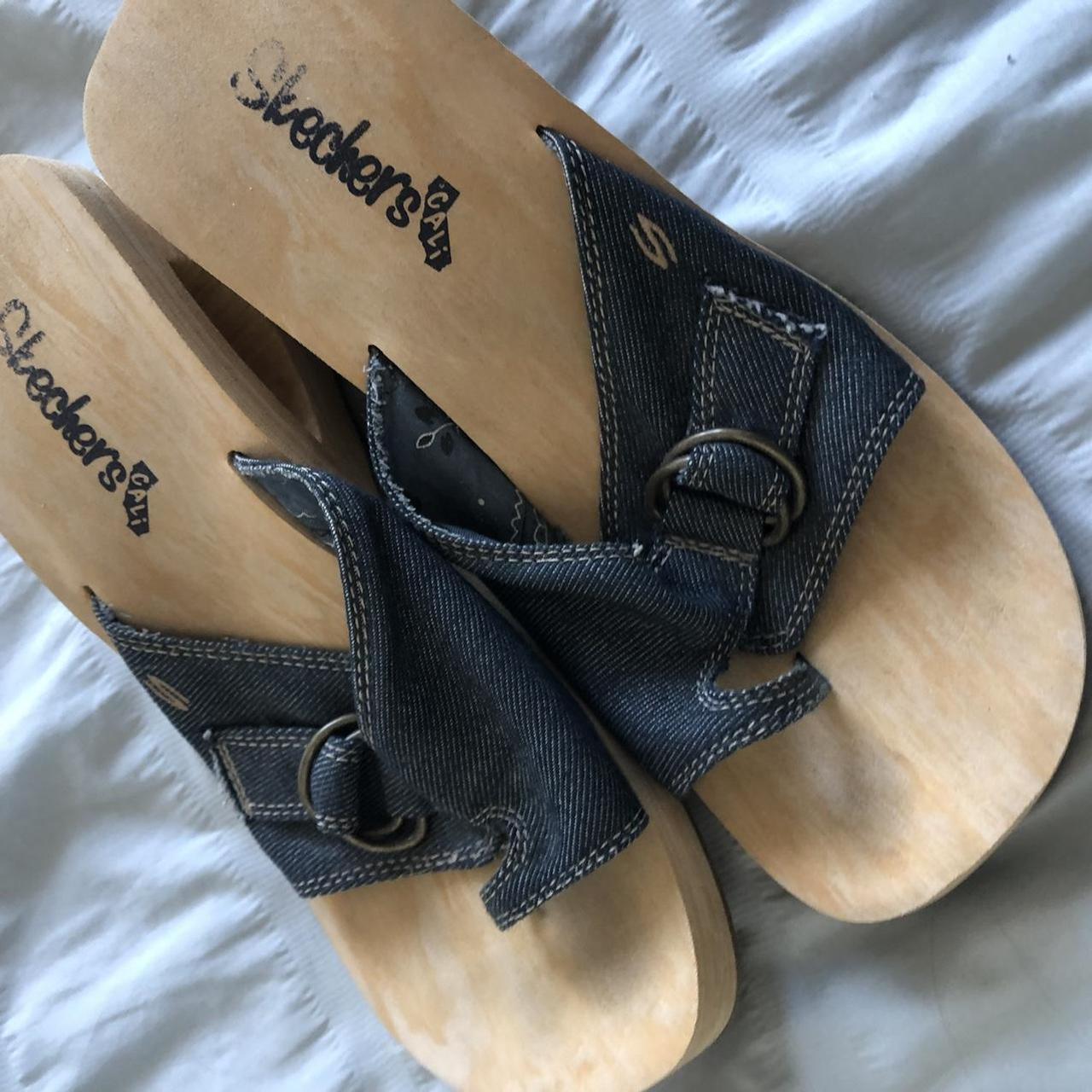 sketchers walking sandals