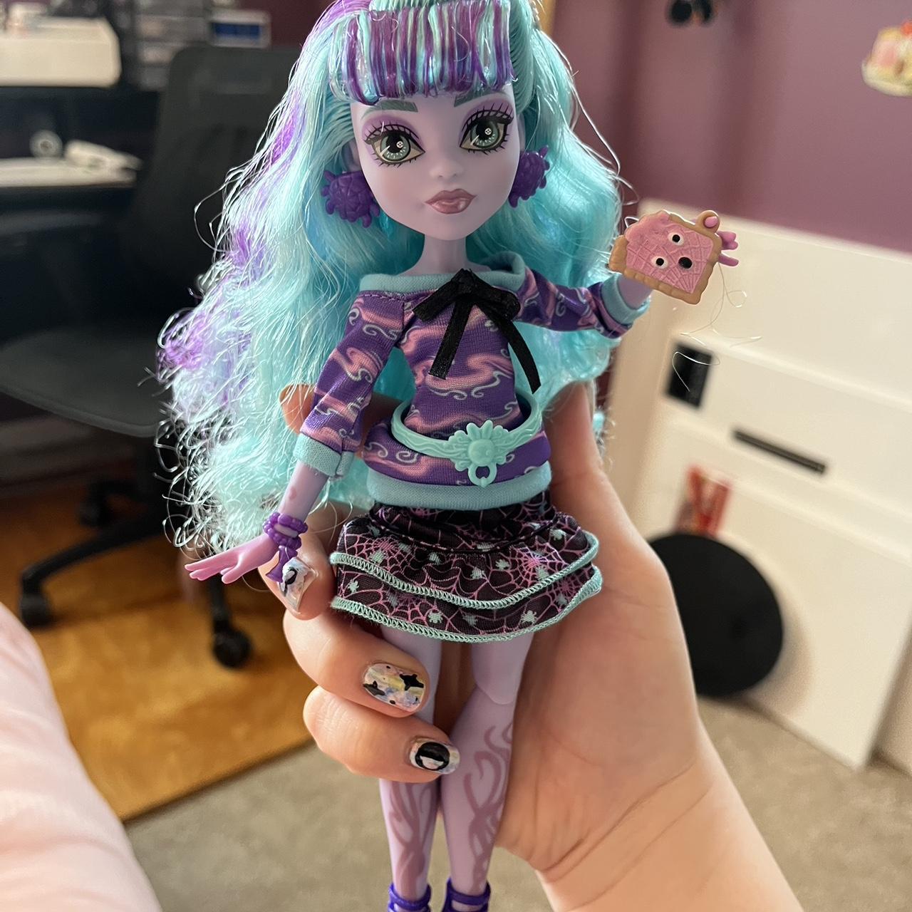 Monster high G1 and G3 doll lot. Includes sweet - Depop
