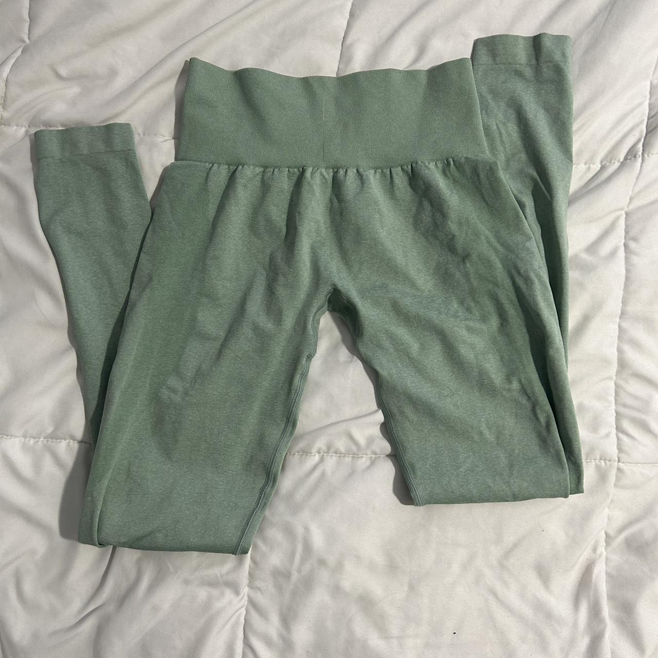 Lululemon Women's Green Leggings | Depop