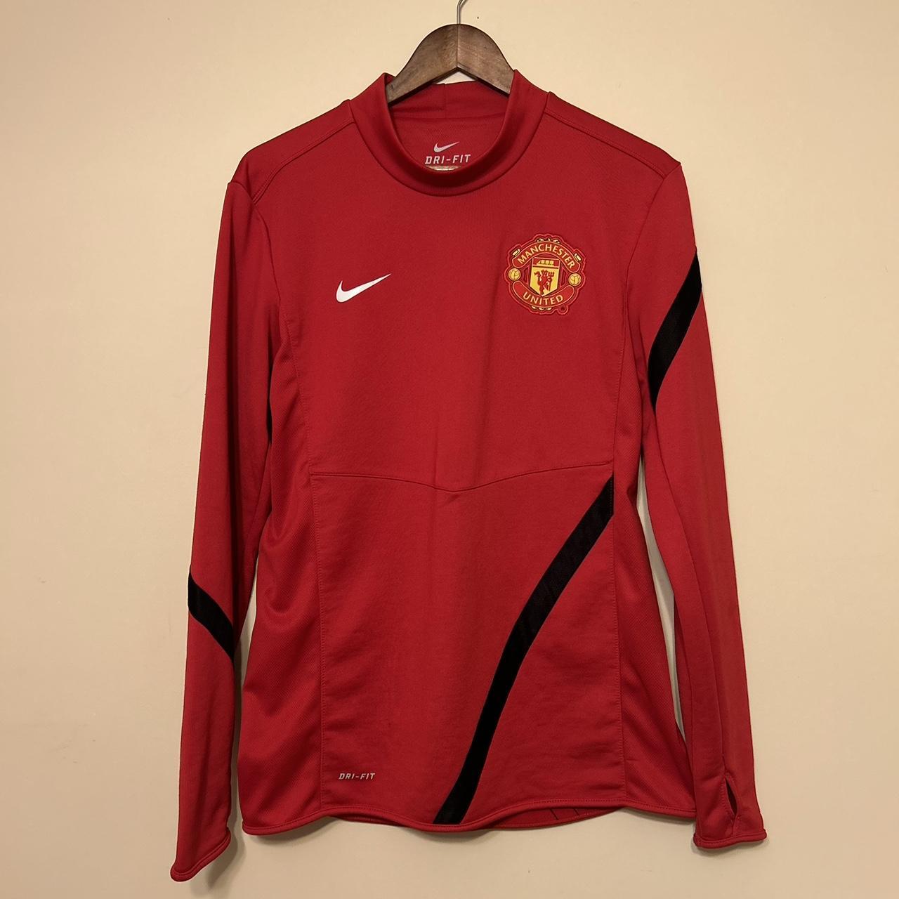 MANCHESTER UNITED TRAINING PULL OVER BY NIKE MAN Depop