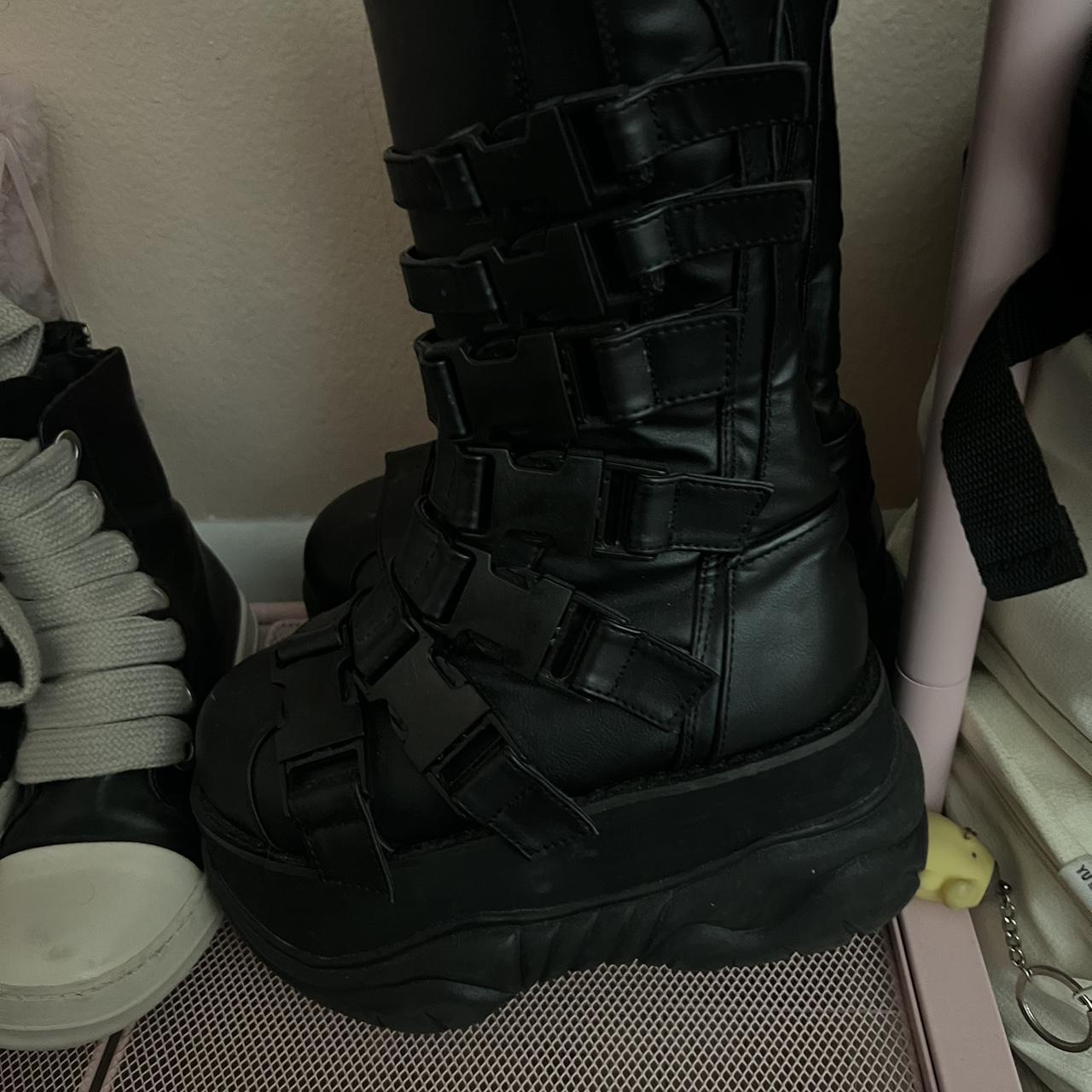 demonia neptune boots
