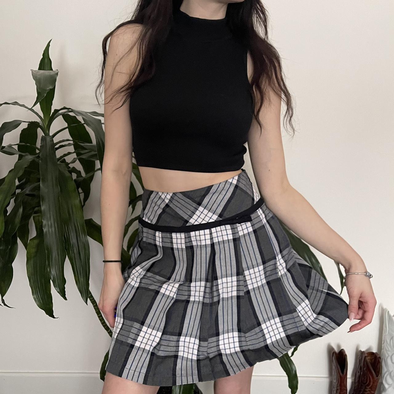 Black and white pleated hotsell skirt plaid