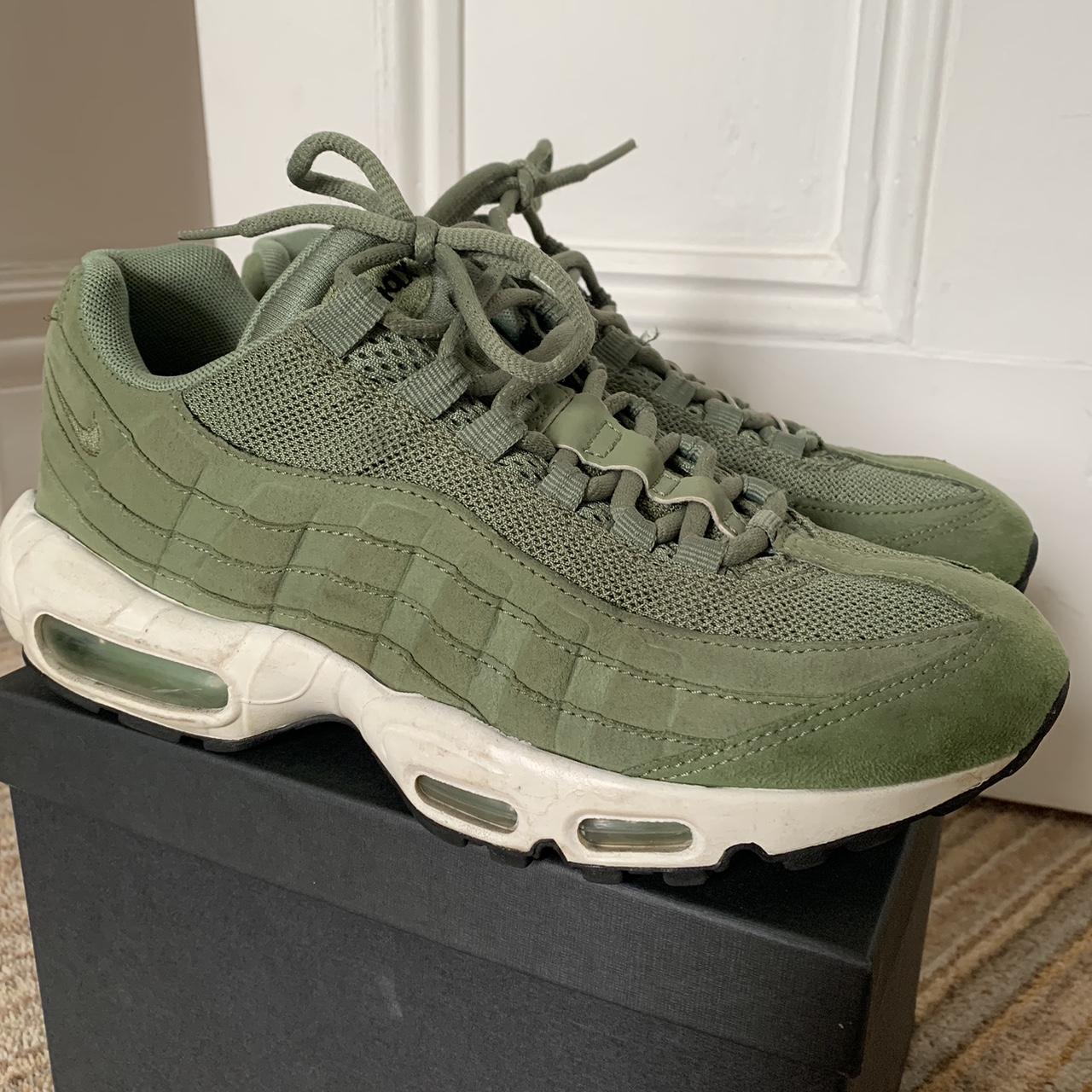 womens nike 95's