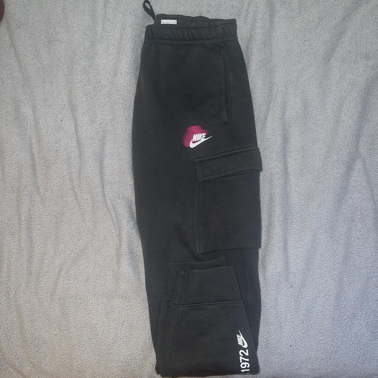 NIKE Cargo Joggers Size Small (fits like... Depop