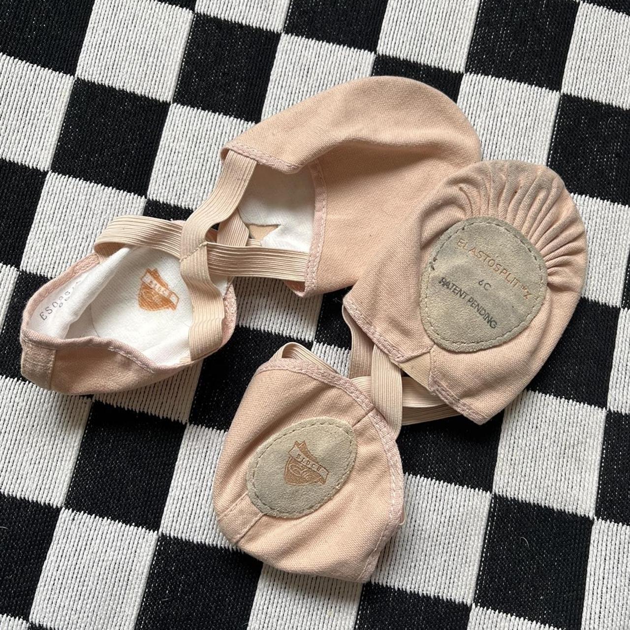 Capezio Women's Pink and Cream Ballet-shoes | Depop