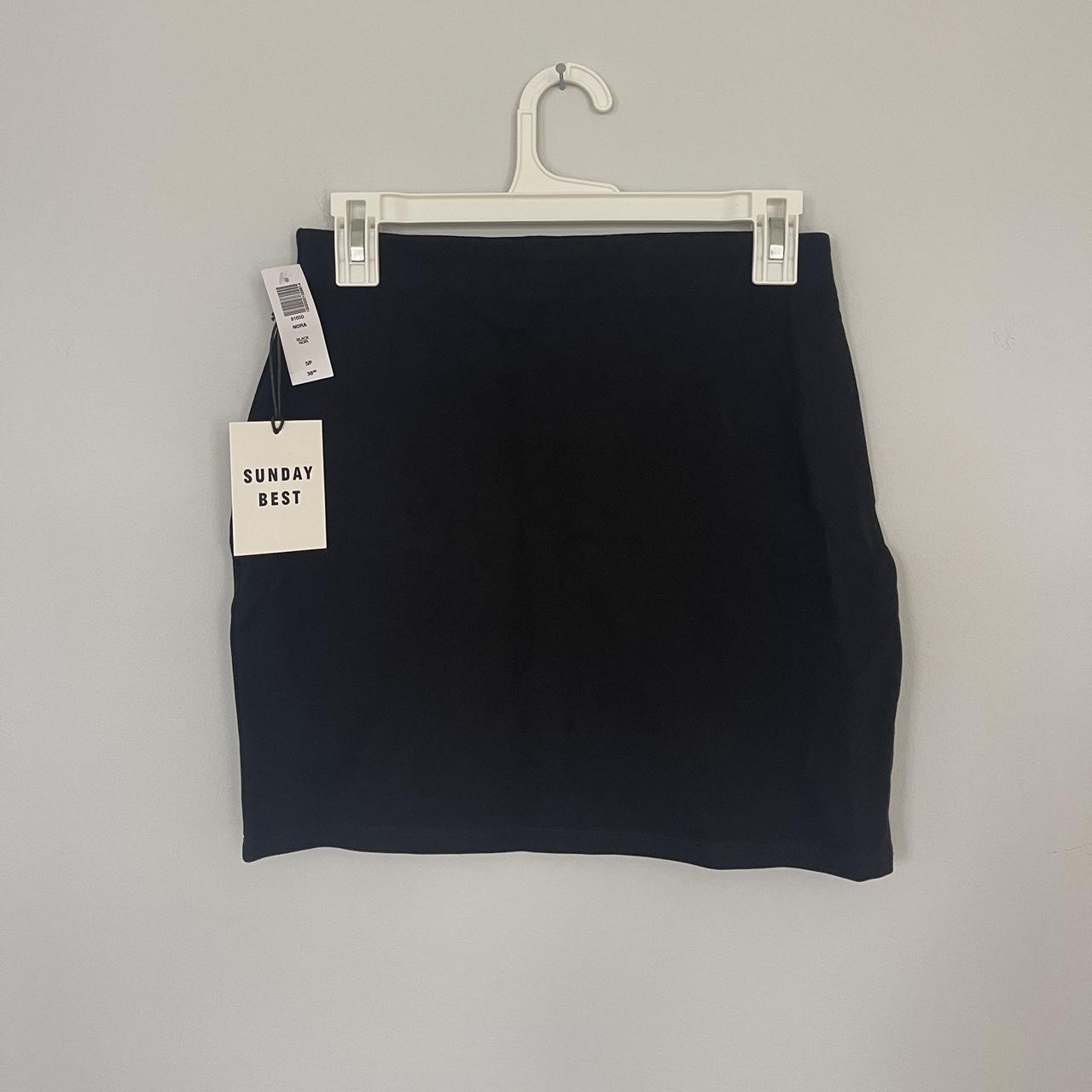 Aritzia Women's Black Skirt | Depop